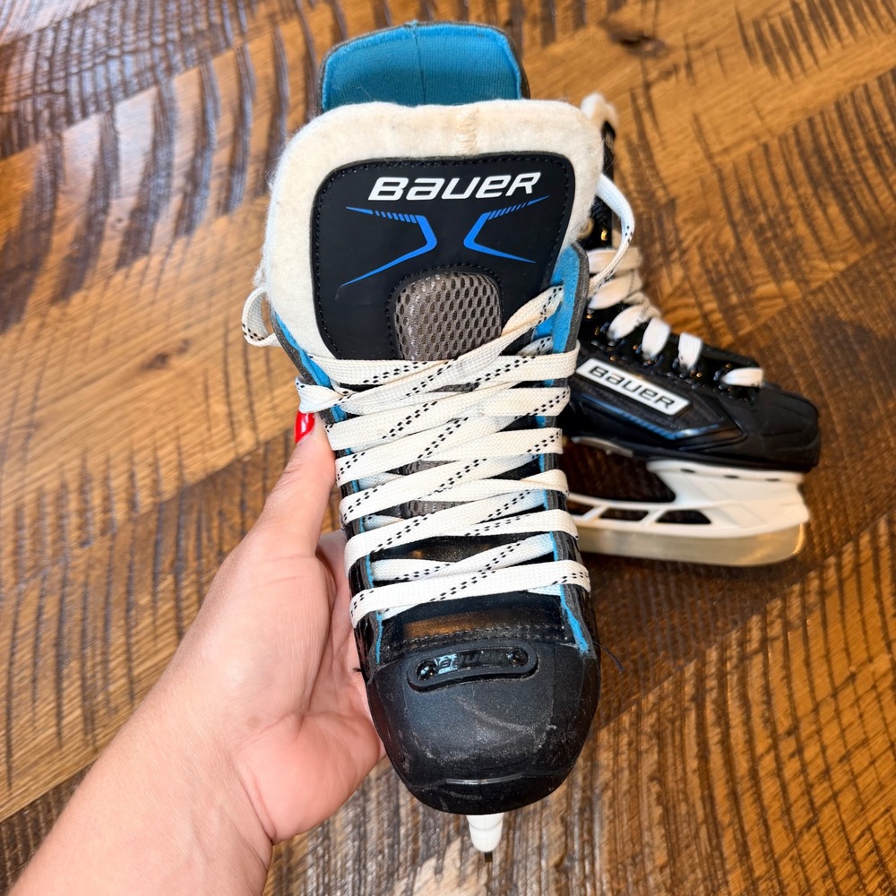 Bauer X-LP Youth Ice Hockey Skates Size 10 Black Blue - Picture 6 of 11